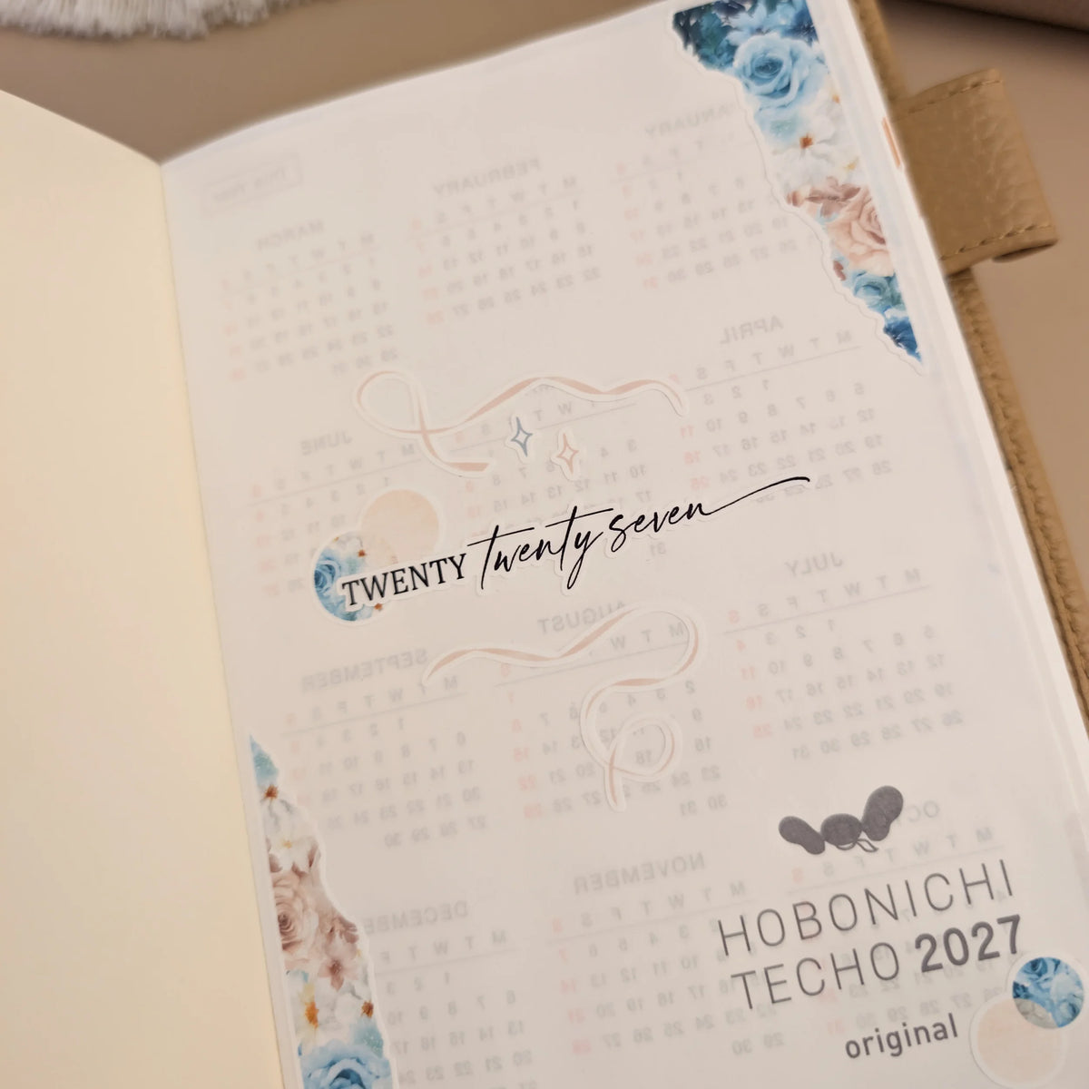 Brise Océane 2027 title stickers installed on the opening page of a Hobonichi Techo A6